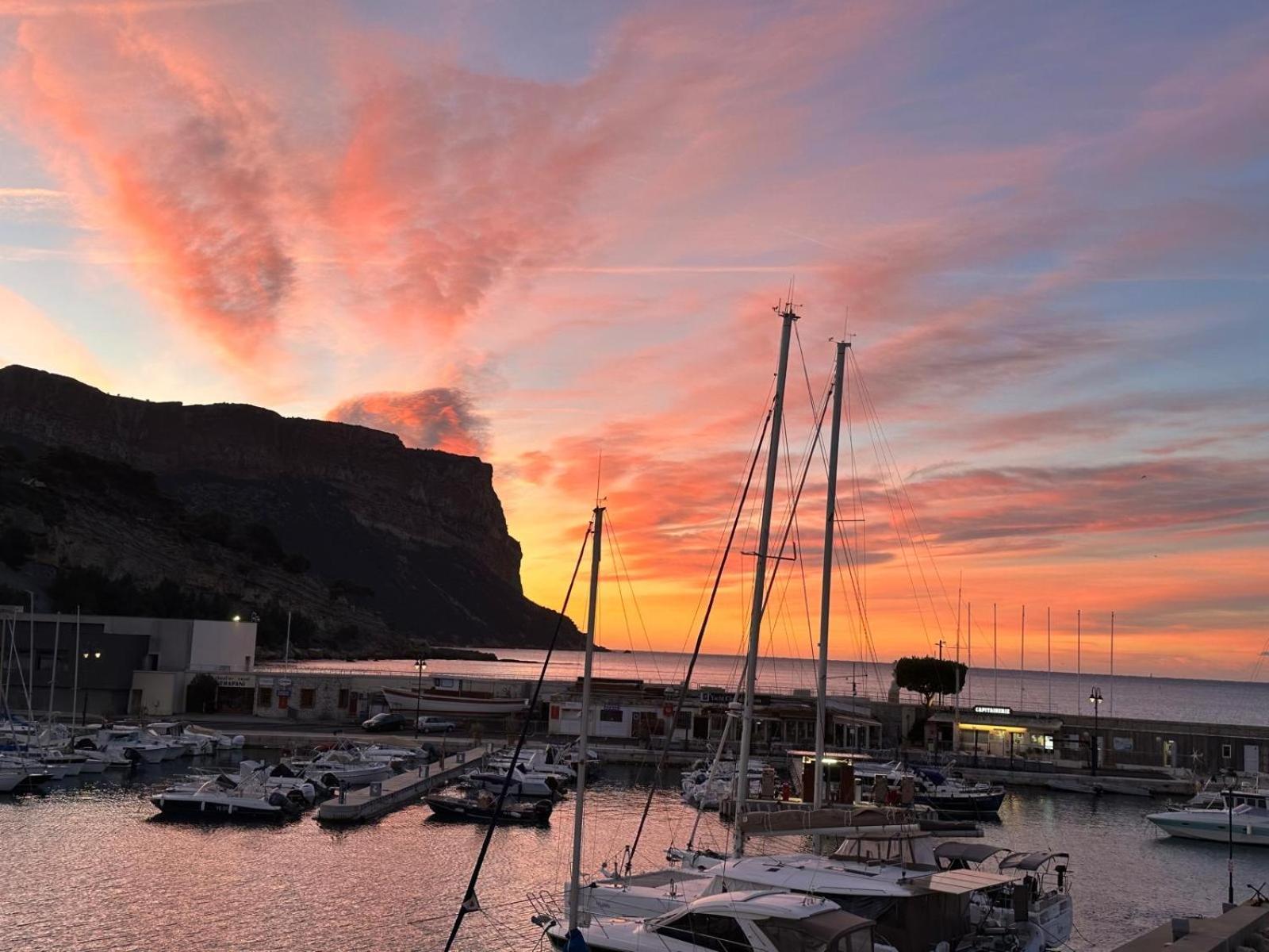 Cassis, Le Grand Bleu, Triplex Vue Mer, Port Plage 10Mn A Pieds 외부 사진